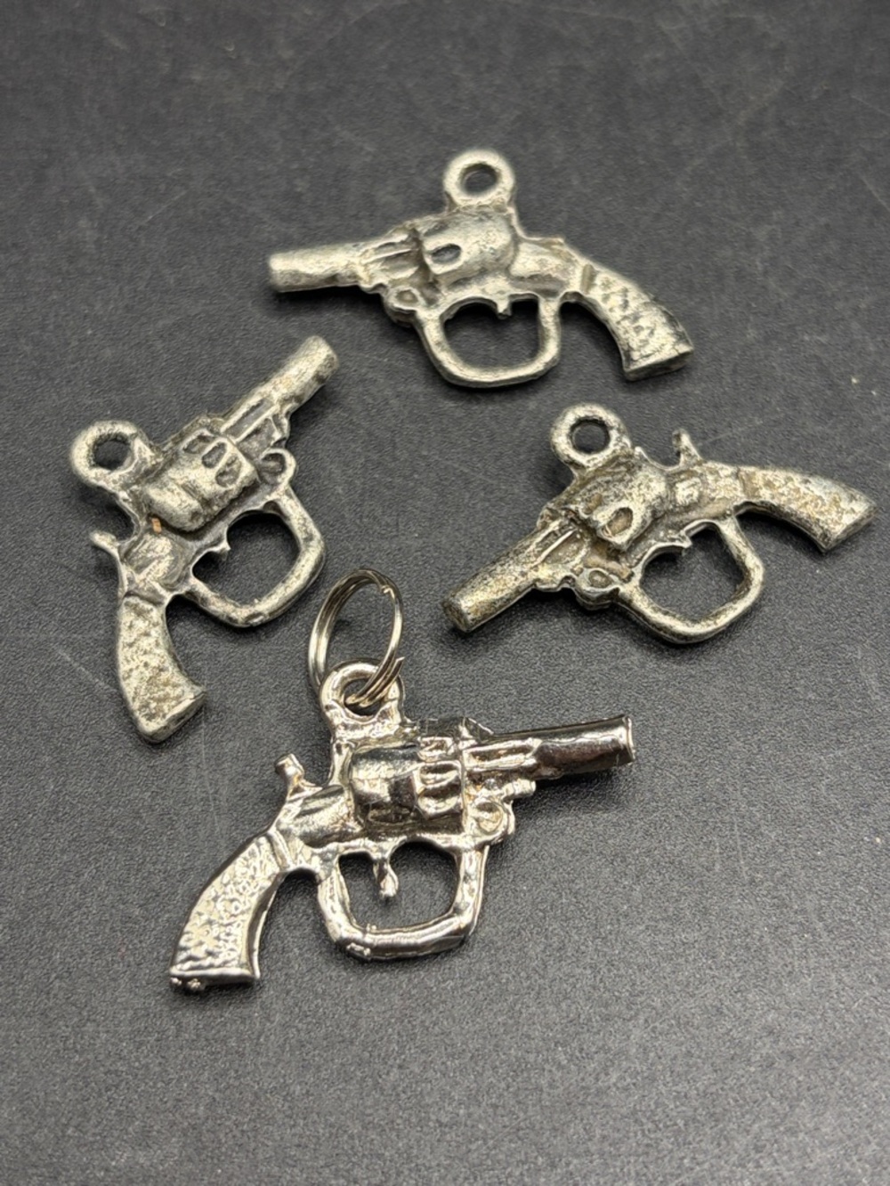 4 Vintage Metal Hand Gun Pistol Weapon Jewelry Charms Pendants Accessories